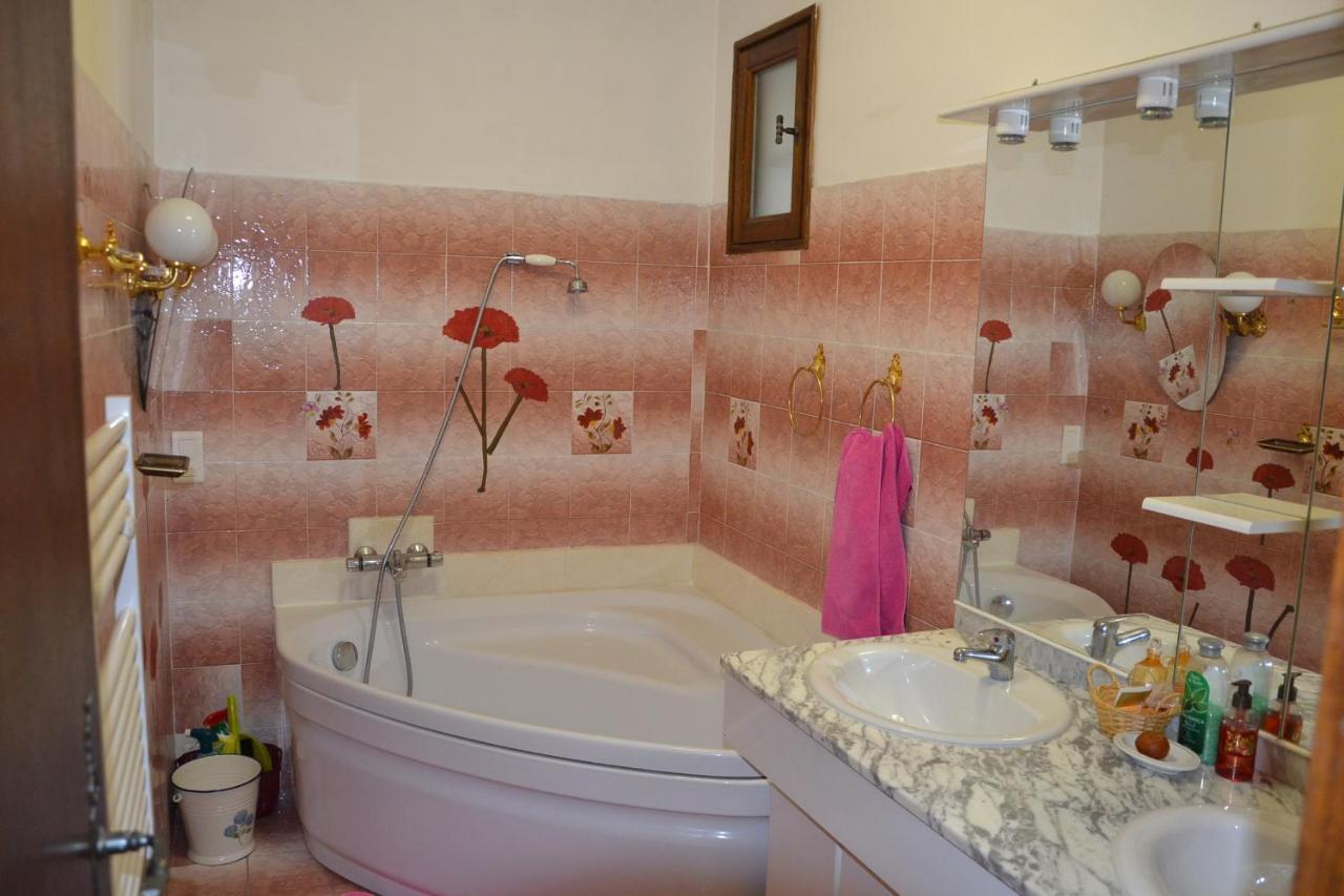 Les Vallons Holiday Home Lioux Exterior foto